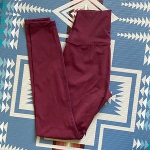 Born Primitive Synergy Leggings in Maroon